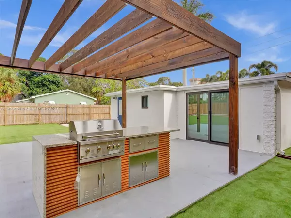 Delray Beach, FL 33483,2710 Florida Blvd