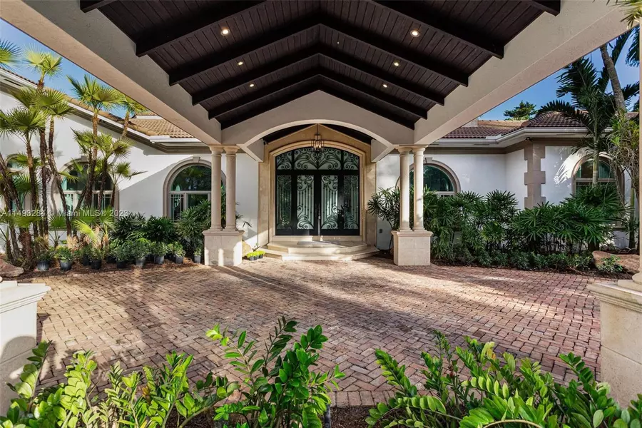 11025 SW 62nd Ave, Pinecrest, FL 33156