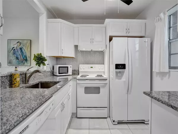 Lauderdale Lakes, FL 33319,5102 NW 36th St #507