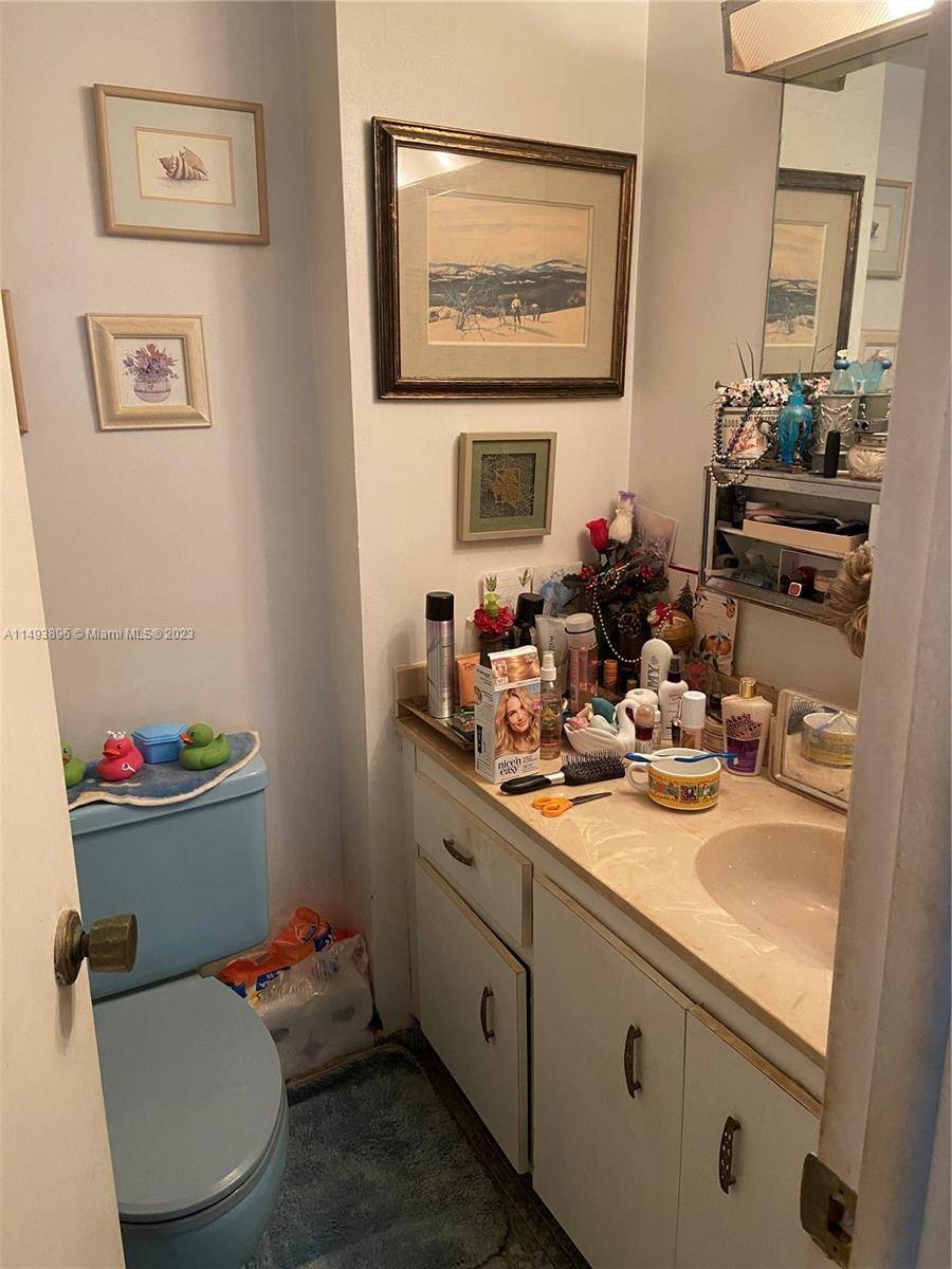 Sunny Isles Beach, FL 33160,250 180th Dr #554