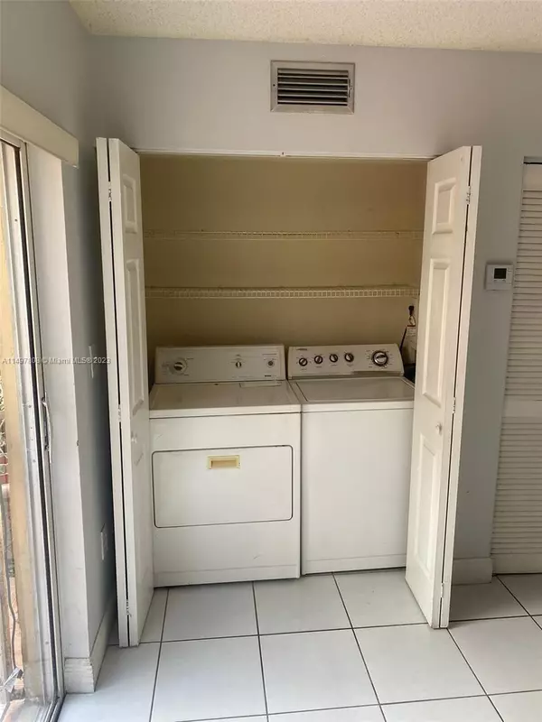 Miami, FL 33126,380 NW 85th Pl #1402