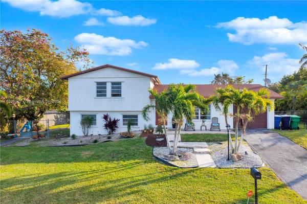 9120 SW 177th Ter, Palmetto Bay, FL 33157