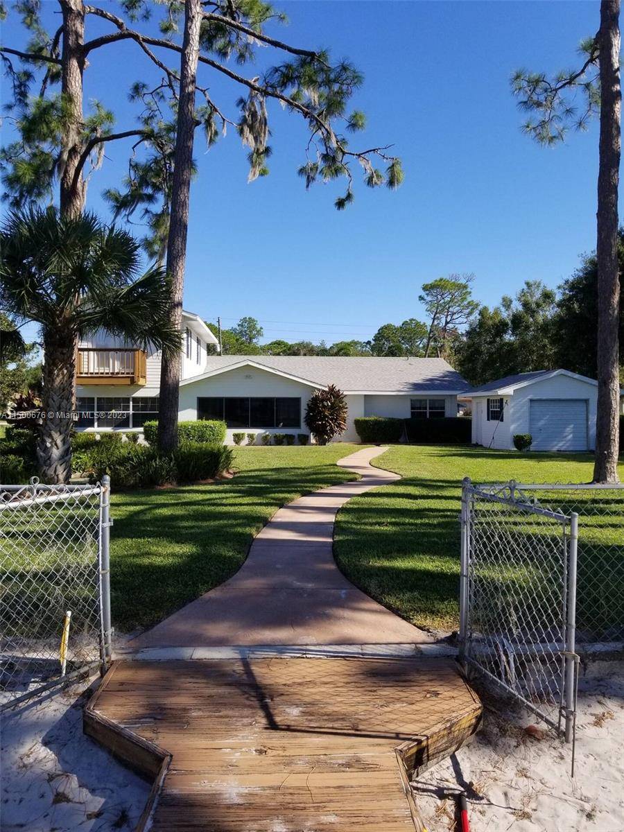 Lake Placid, FL 33852,1608 Lake Clay Drive