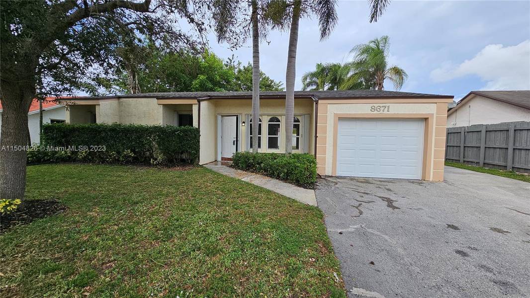 8671 NW 3rd St, Pembroke Pines, FL 33024