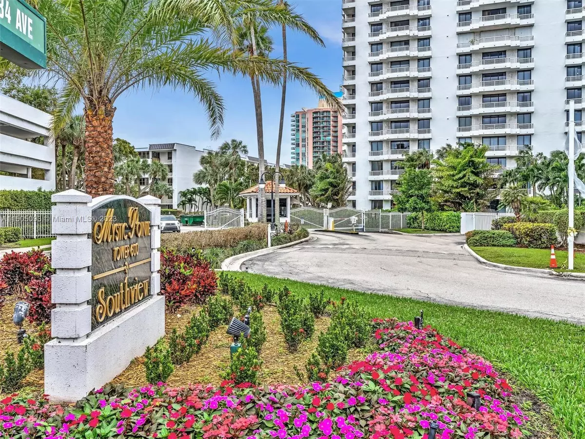 Aventura, FL 33180,3350 NE 192nd St #5F-B