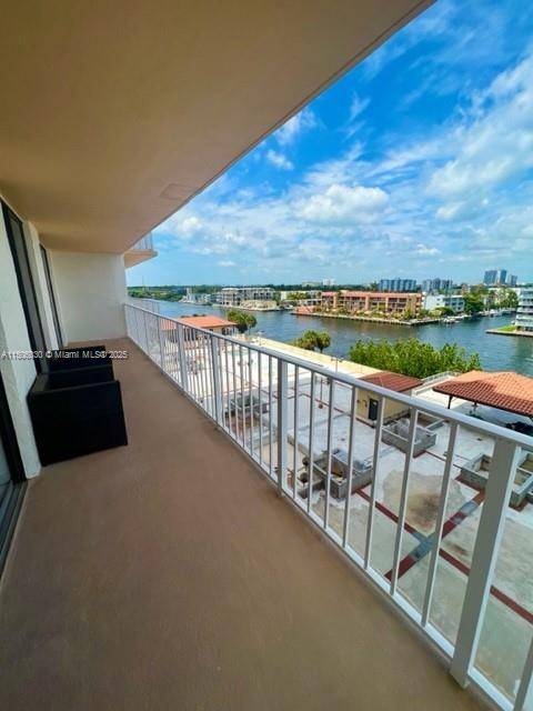 Sunny Isles Beach, FL 33160,290 174th St #702