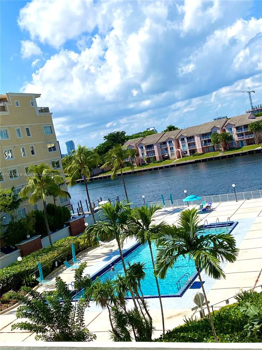 Hollywood, FL 33019,3800 S Ocean Dr #1607