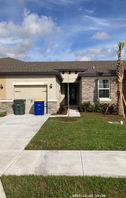 Fort Pierce, FL 34947,5206 Jovial Ct #5206