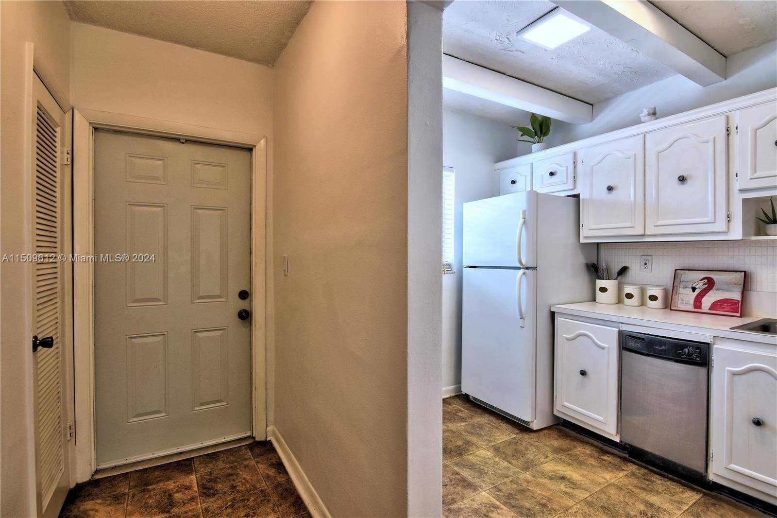 Fort Lauderdale, FL 33334,1400 NE 57th St #207