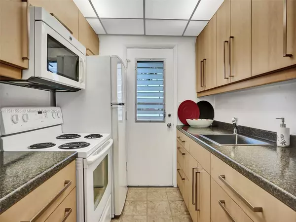 16750 NE 14th Ave #210, Miami, FL 33162