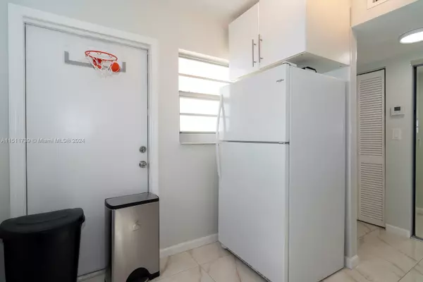 North Miami Beach, FL 33162,16400 NE 17th Ave #703