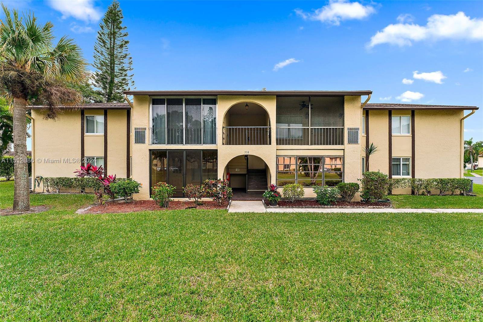 Green Acres, FL 33463,310 Pine Ridge Cir #B-1