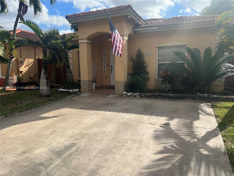 8118 NW 200th St, Hialeah, FL 33015