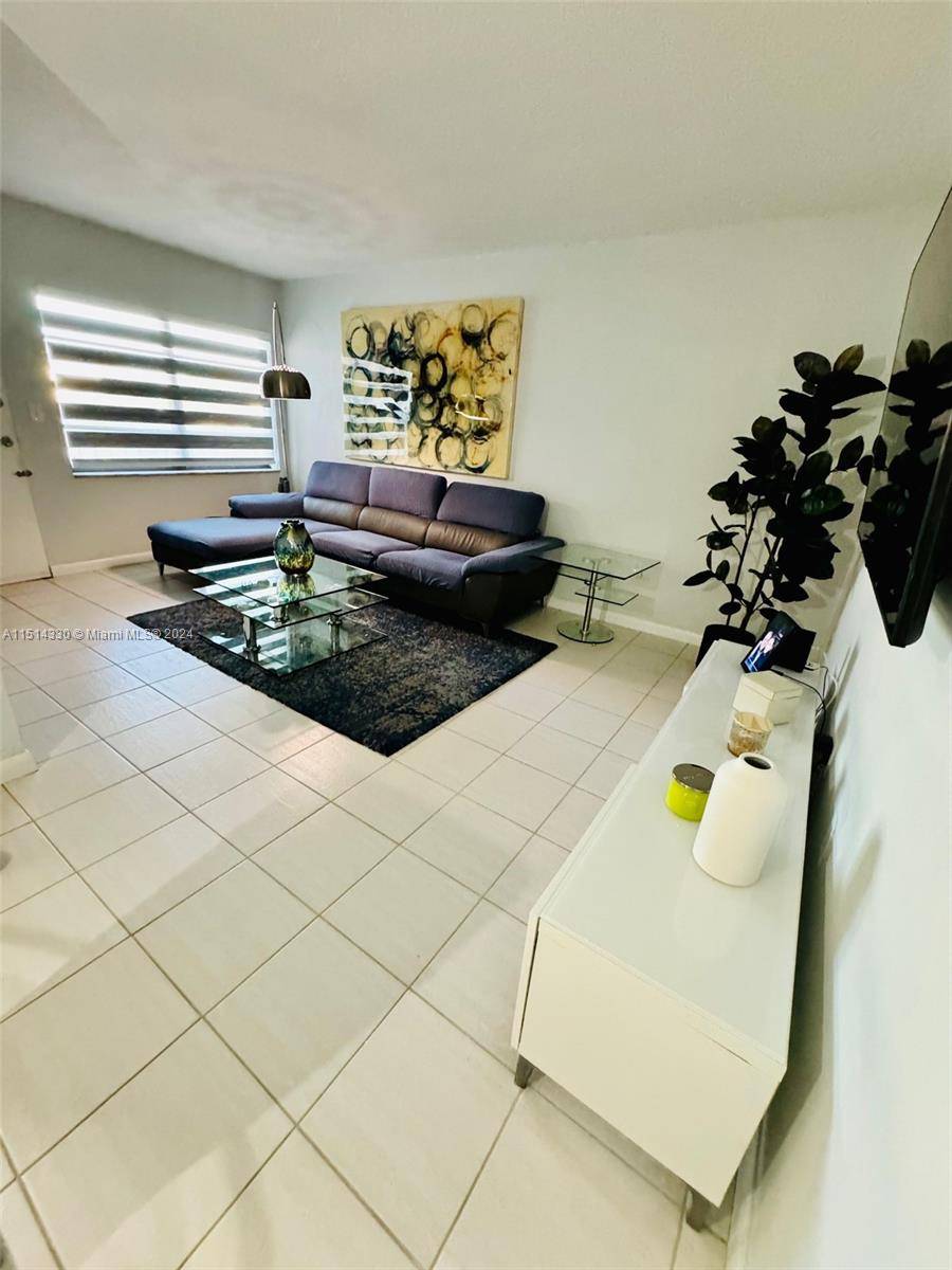Hialeah, FL 33014,1335 W 68th St #308