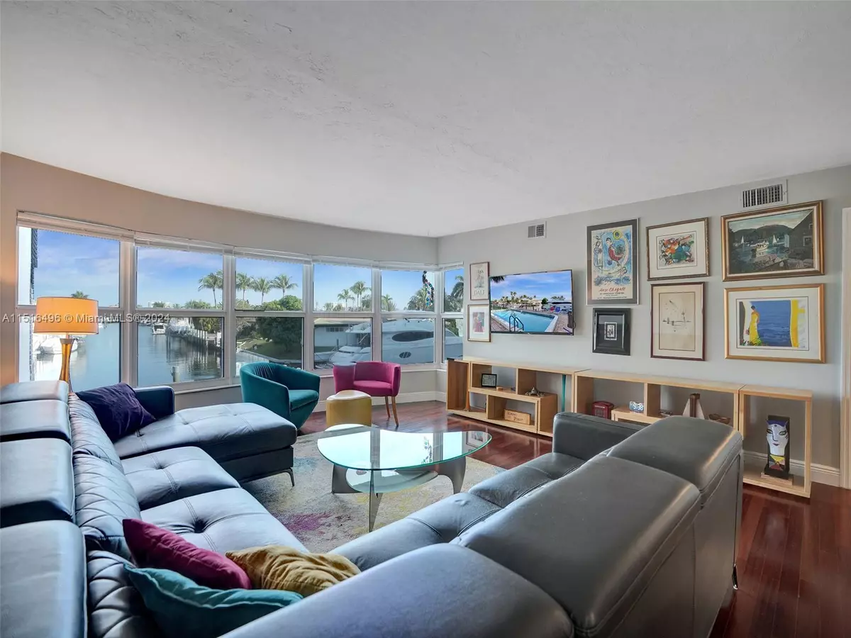 Fort Lauderdale, FL 33308,3121 NE 51st St #204E