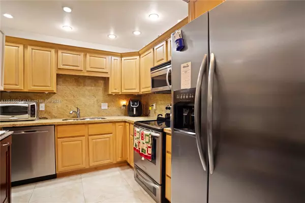 West Palm Beach, FL 33401,1801 S Flagler Dr #104