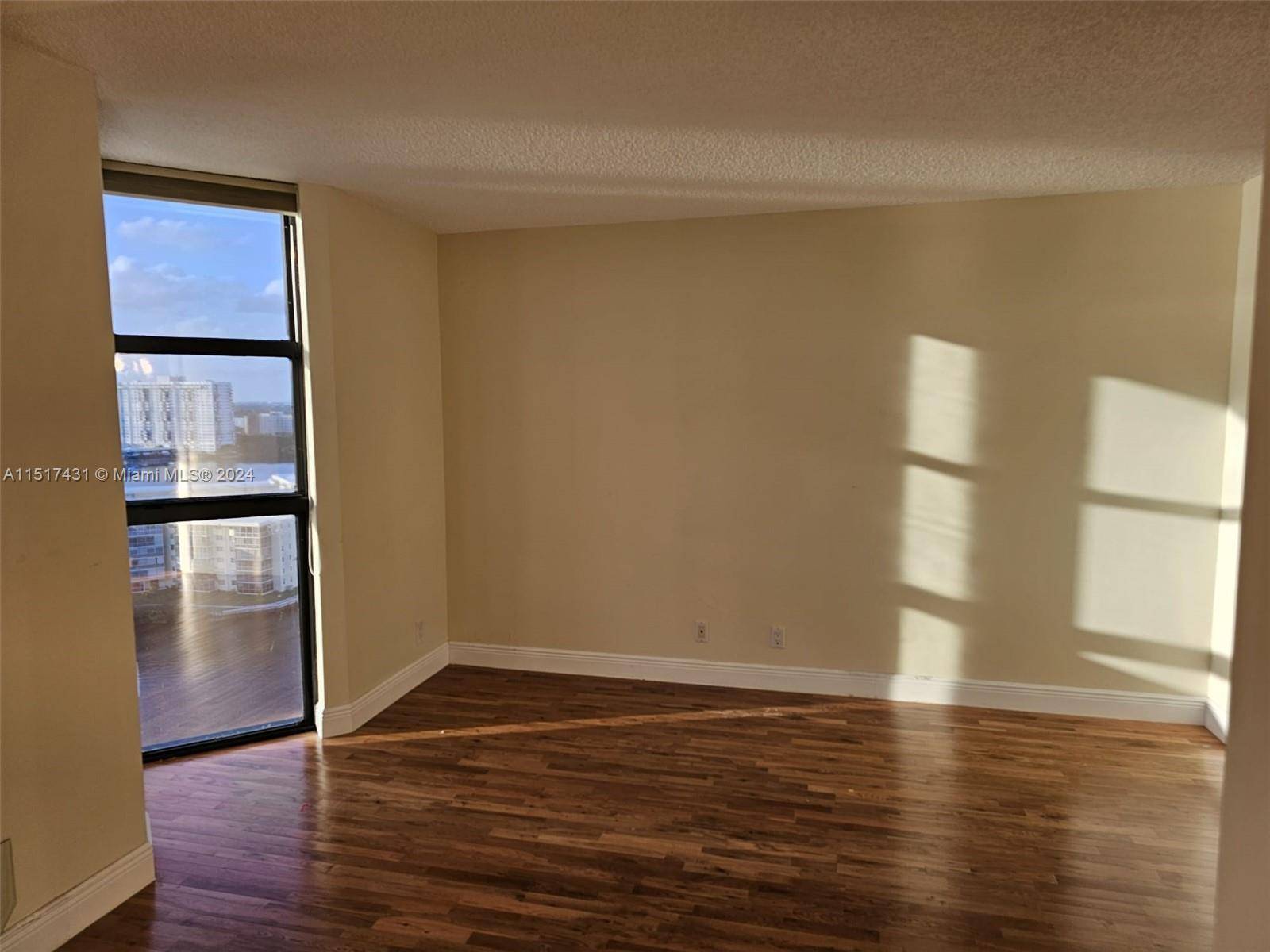 Aventura, FL 33160,1000 W Island Blvd #1710