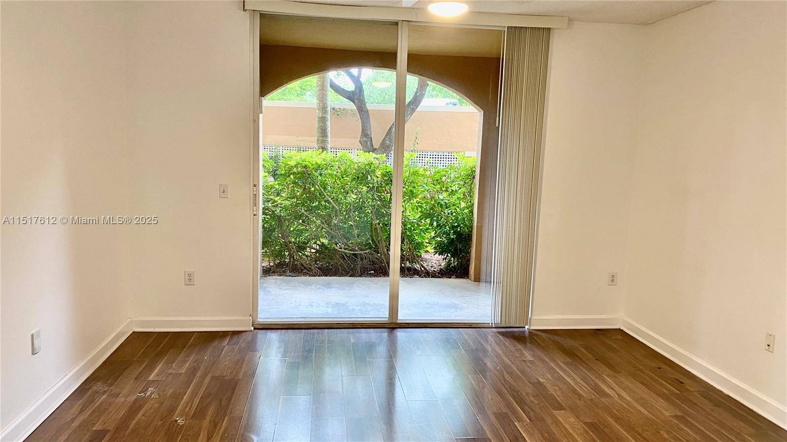 Aventura, FL 33180,19901 E Country Club Dr #2103