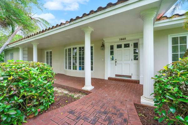 7945 SW 141st Ter, Palmetto Bay, FL 33158