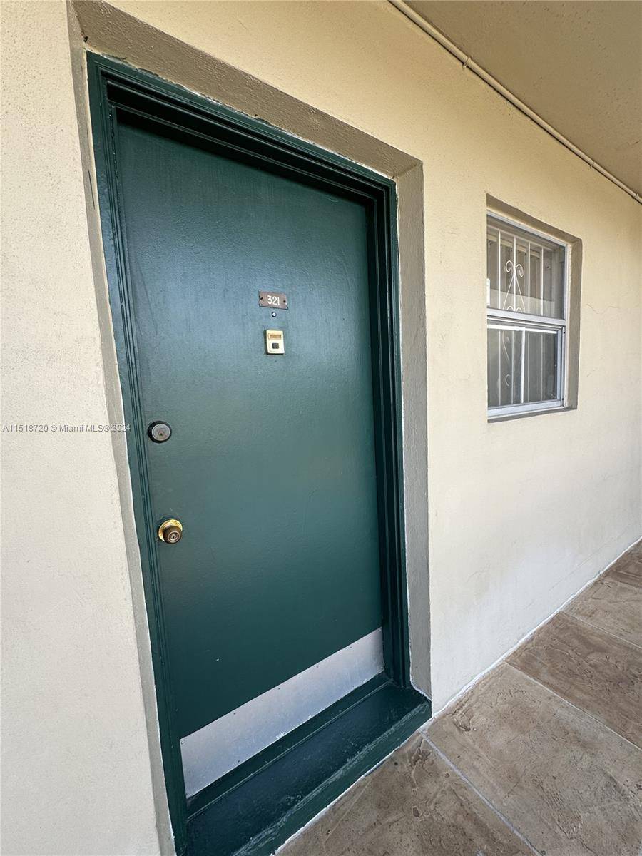 Miami, FL 33143,7505 SW 82nd St #321