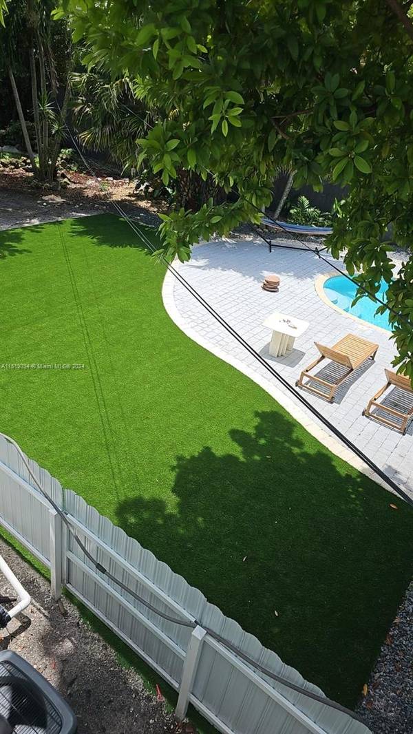 92 NE 90th St #1, El Portal, FL 33138