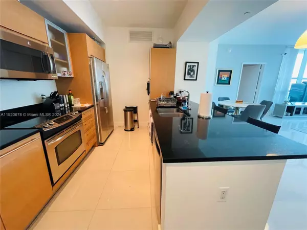 Miami, FL 33131,950 Brickell Bay Dr #1610