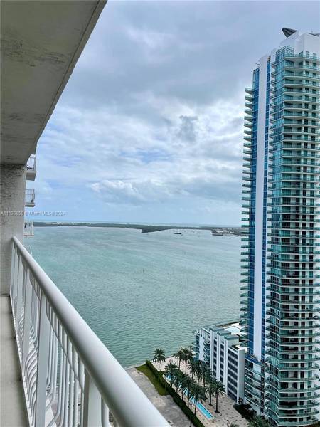 1200 Brickell Bay Dr #2907, Miami, FL 33131