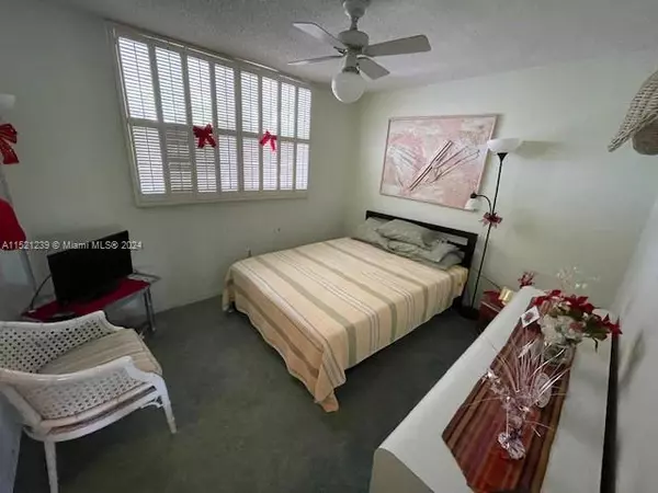 Tamarac, FL 33321,9070 Lime Bay Blvd #304