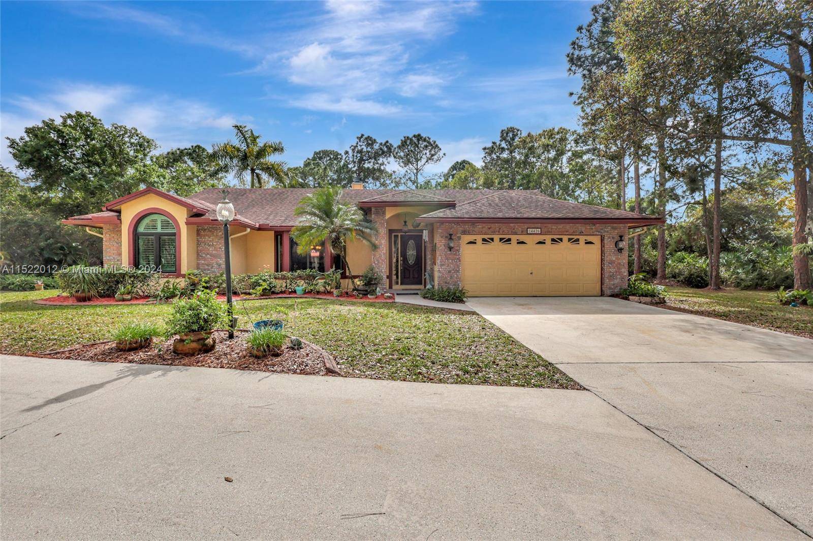 Loxahatchee, FL 33470,14426 N 66th St N