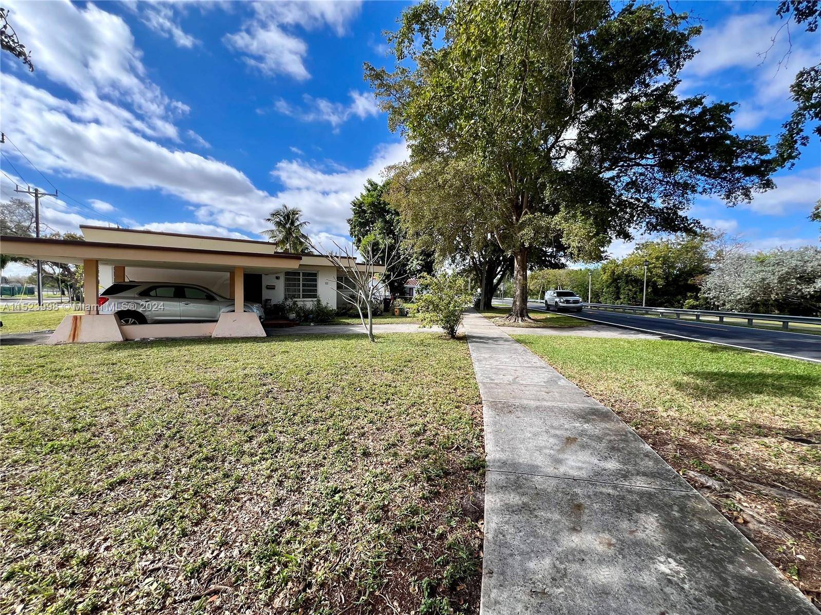 Miami Springs, FL 33166,900 N Royal Poinciana Blvd