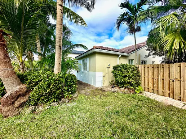 Miami, FL 33193,15851 SW 74th Ln