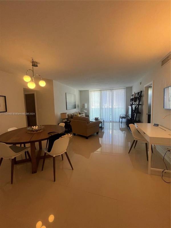 3801 S OCEAN DR #15V, Hollywood, FL 33019
