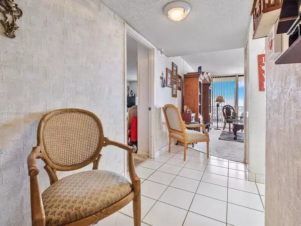 Sunny Isles Beach, FL 33160,290 174th St #1809