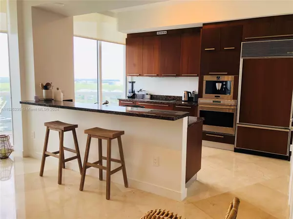 Sunny Isles Beach, FL 33160,15811 Collins Ave #1505