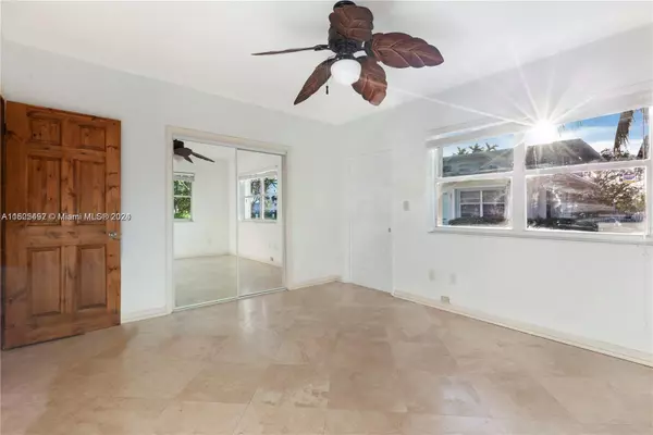 Miami Beach, FL 33141,1239 Marseille Dr #8