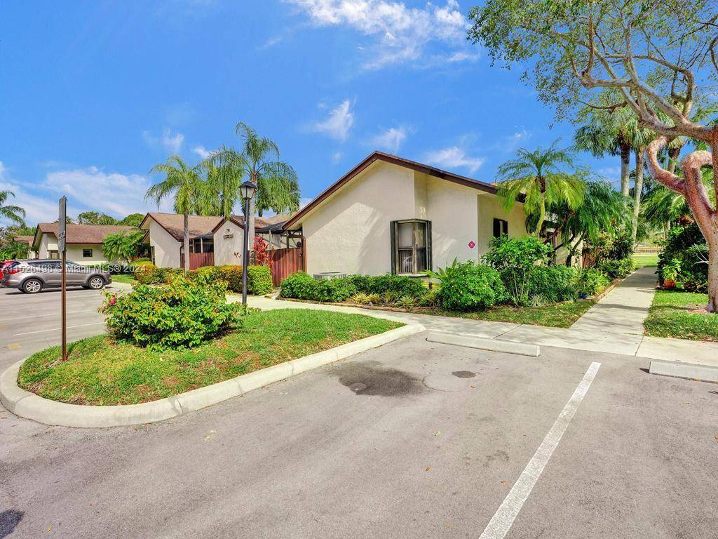 Coconut Creek, FL 33066,2554 N Carambola Cir N #1841