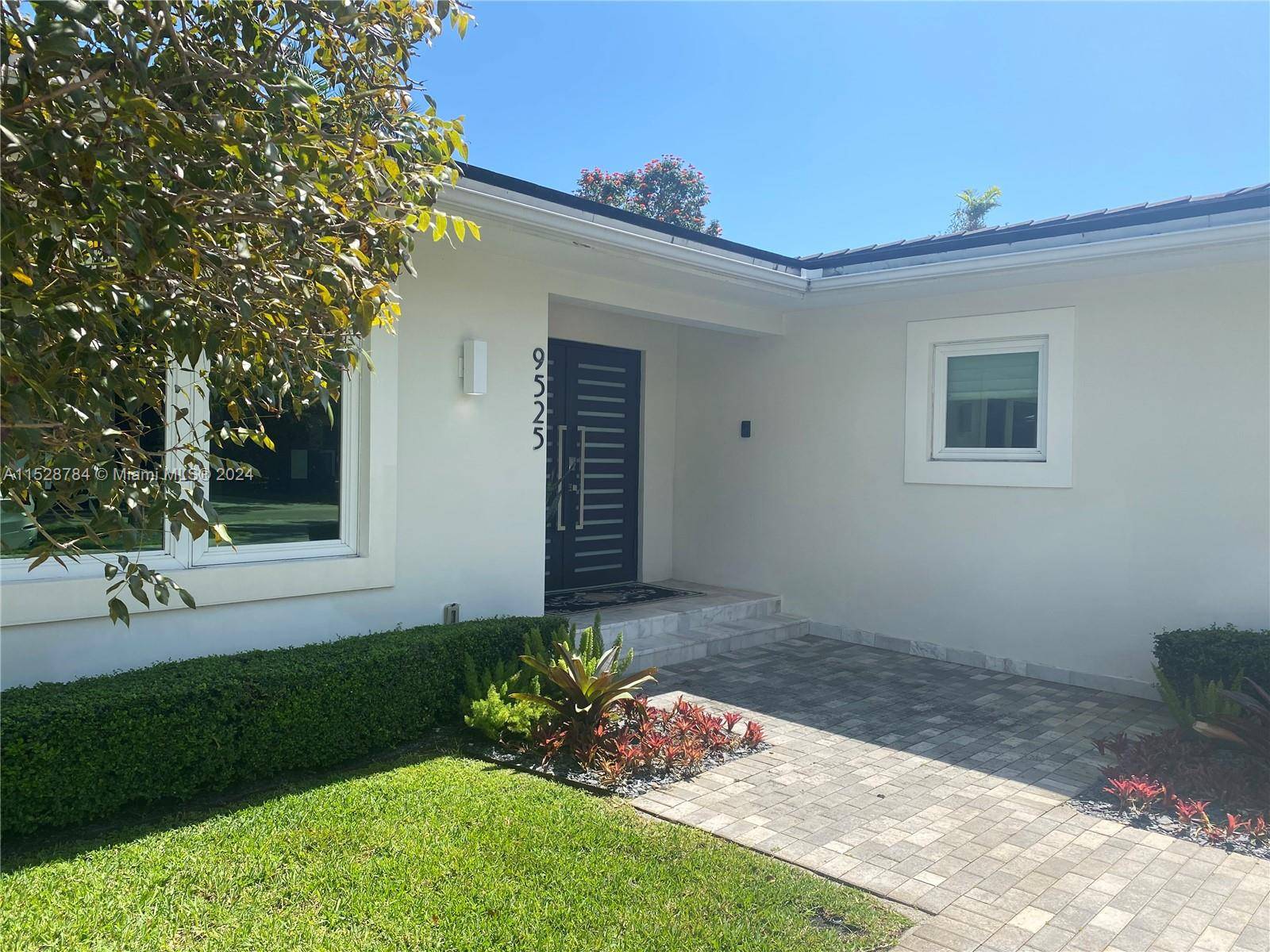 Pinecrest, FL 33156,9525 SW 73rd Ave