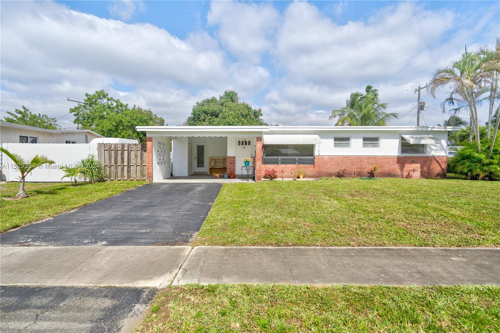 6501 SW 5th St, Pembroke Pines, FL 33023