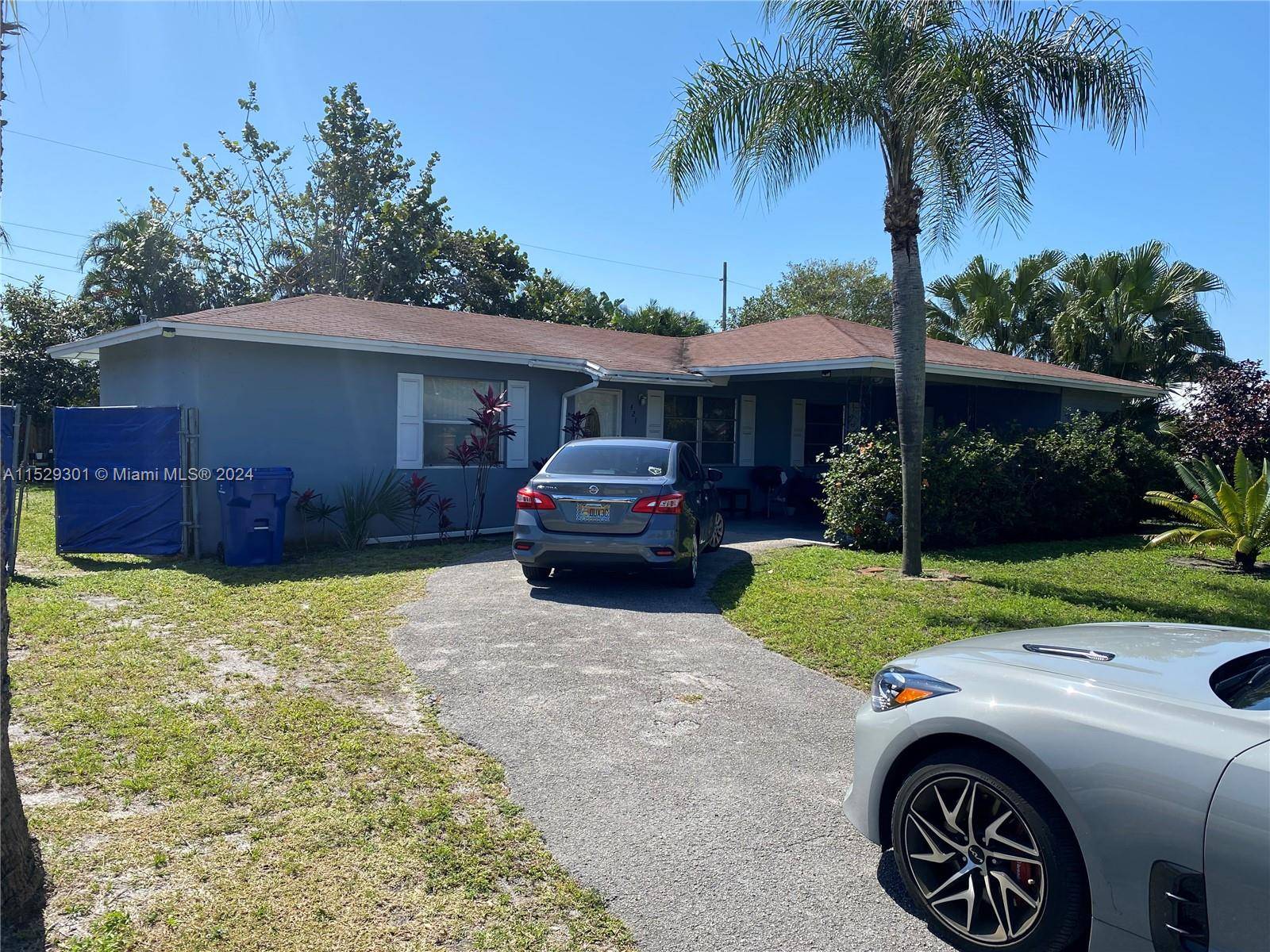 421 W 36th St, Riviera Beach, FL 33404
