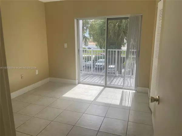 Hialeah, FL 33016,2760 W 76th St #203