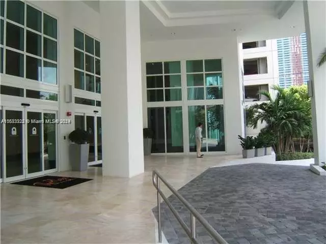 951 Brickell Ave #2510, Miami, FL 33131