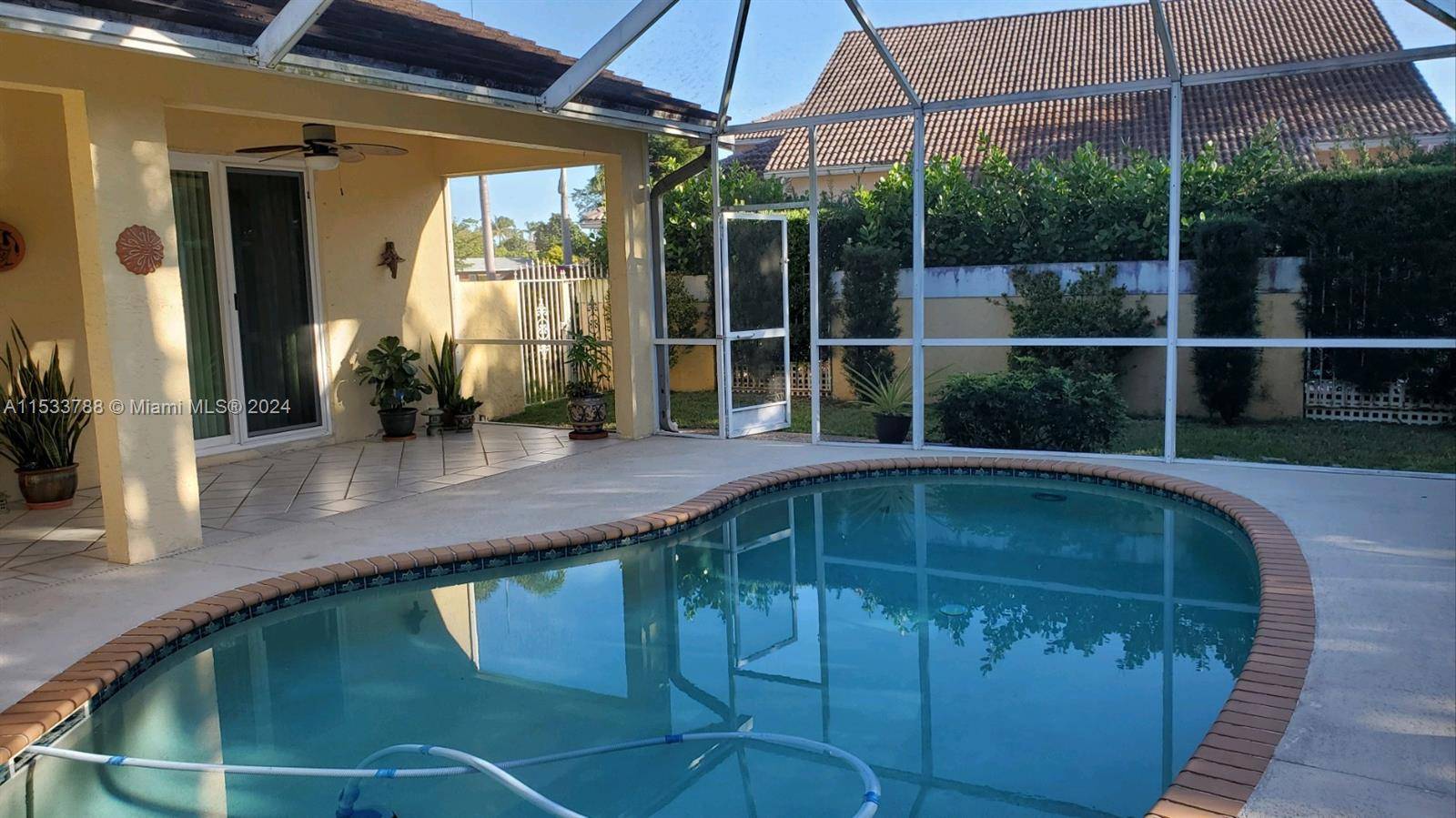 Plantation, FL 33324,640 SW 101st Ave