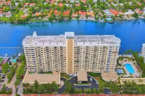 Miami Beach, FL 33140,5600 Collins Ave #17T