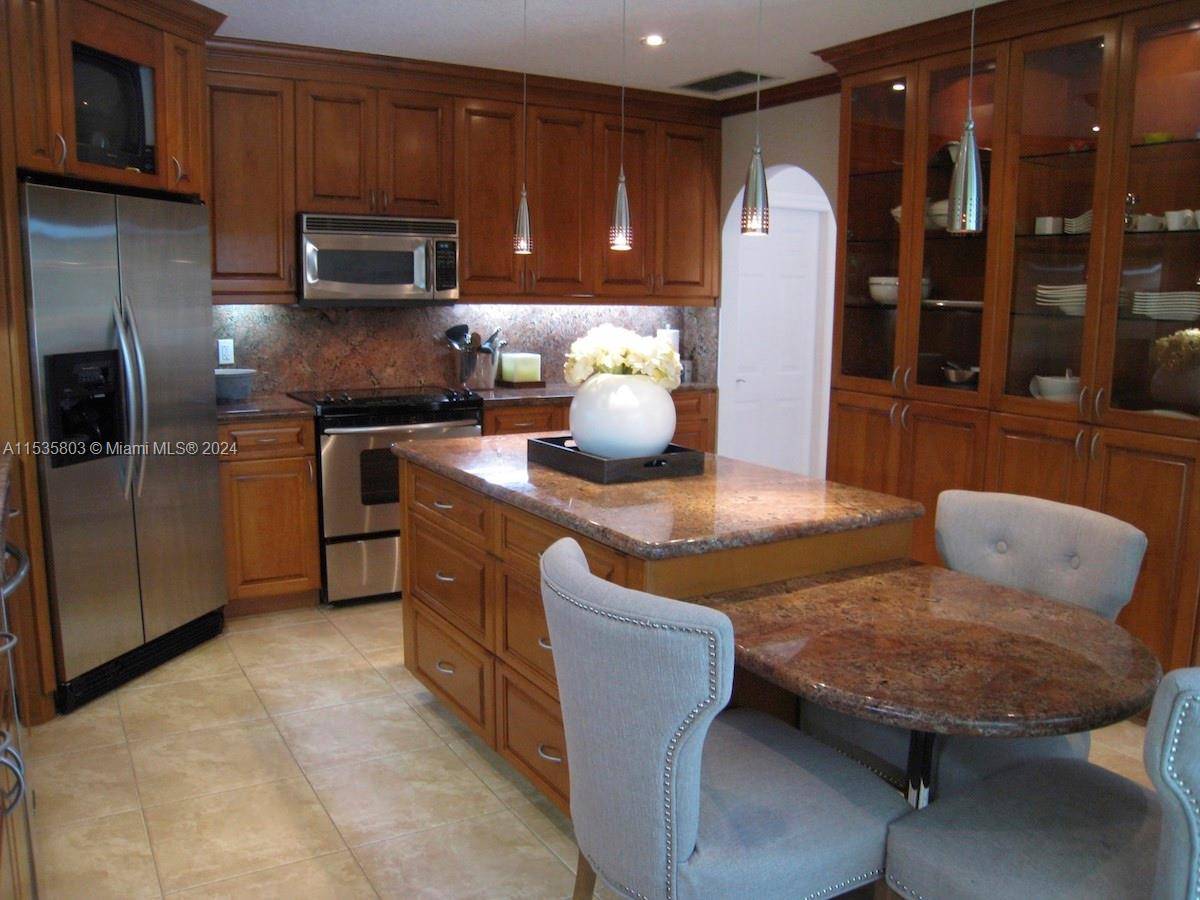Pinecrest, FL 33156,13560 SW 77th Ct