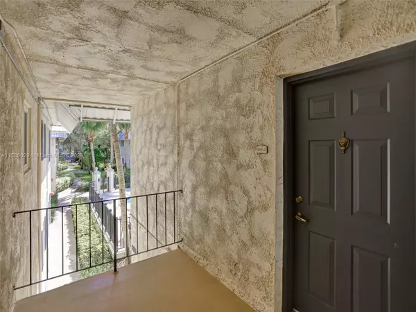 Pinecrest, FL 33156,8605 SW 68th Ct #22