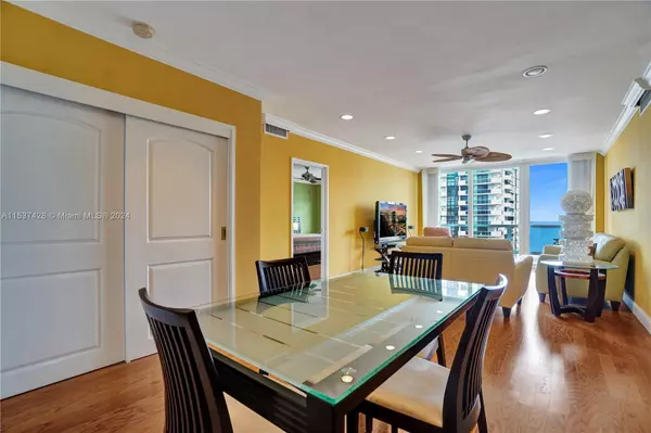 Miami Beach, FL 33140,5700 Collins Ave #16A