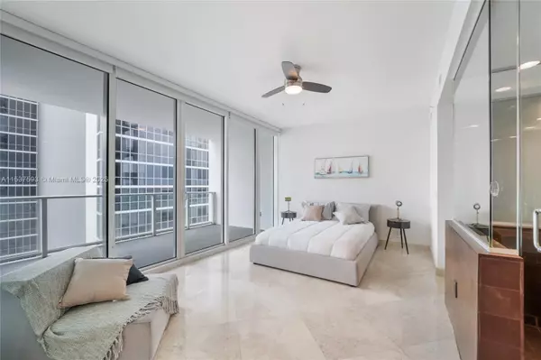 Miami, FL 33132,1040 Biscayne Blvd #1805