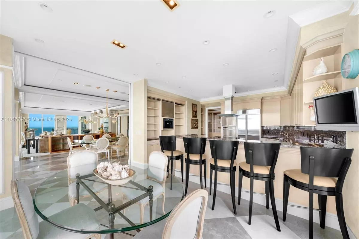 Coconut Grove, FL 33133,3350 SW 27th Ave #PH2201