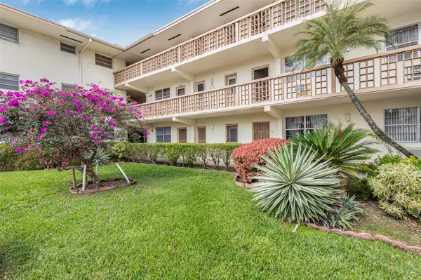 16801 NE 13th Ave #106,  Miami,  FL 33162