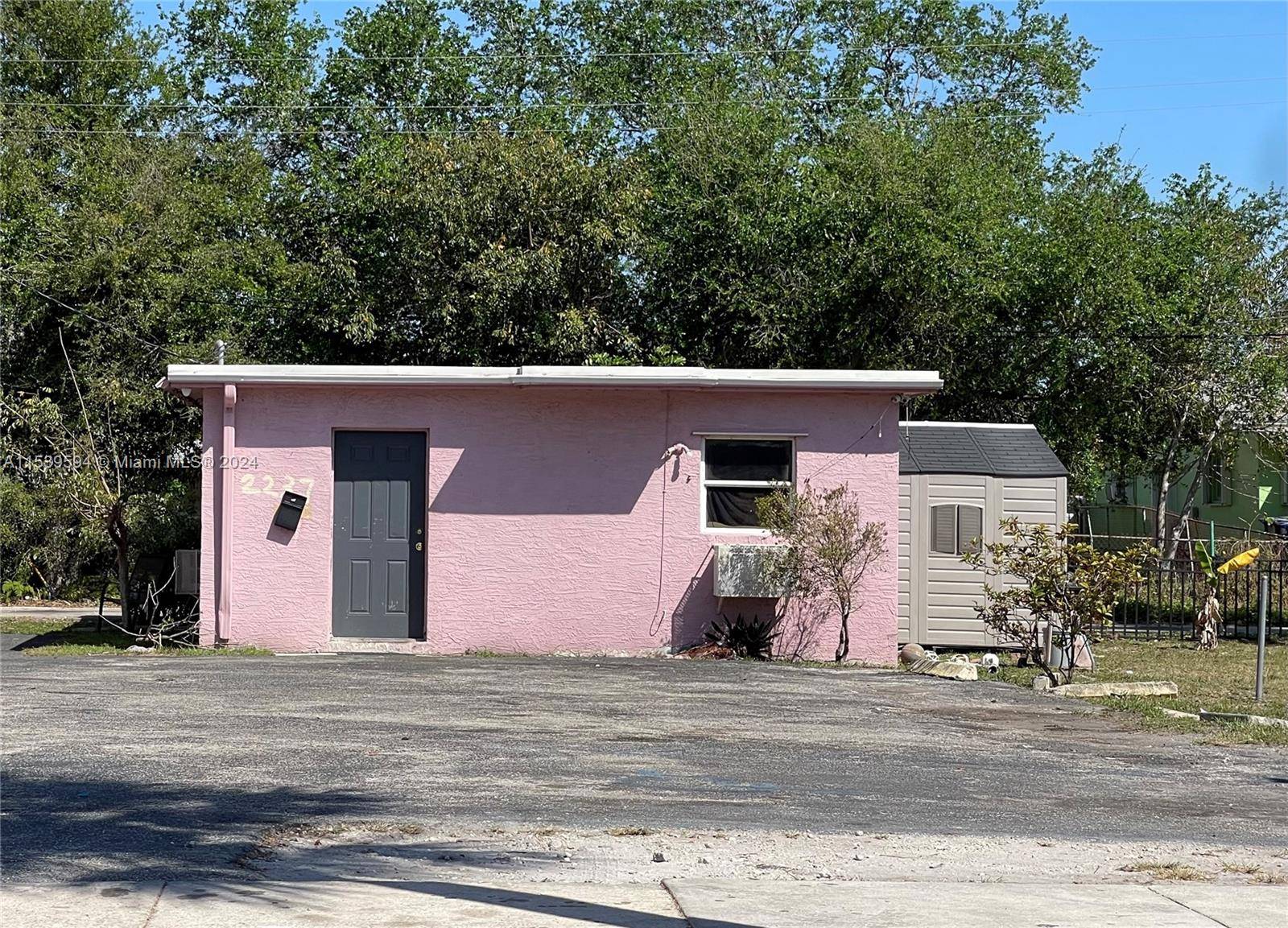 Hollywood, FL 33020,2243 Simms St